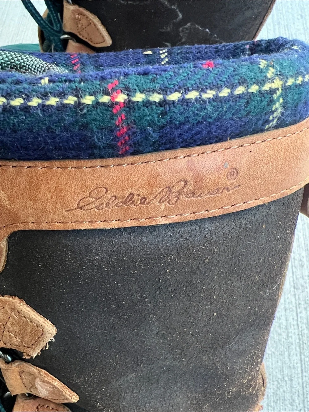 Eddie Bauer Vintage  Green Brown Navy Plaid-Trim Winter Duck Boots Size 6
